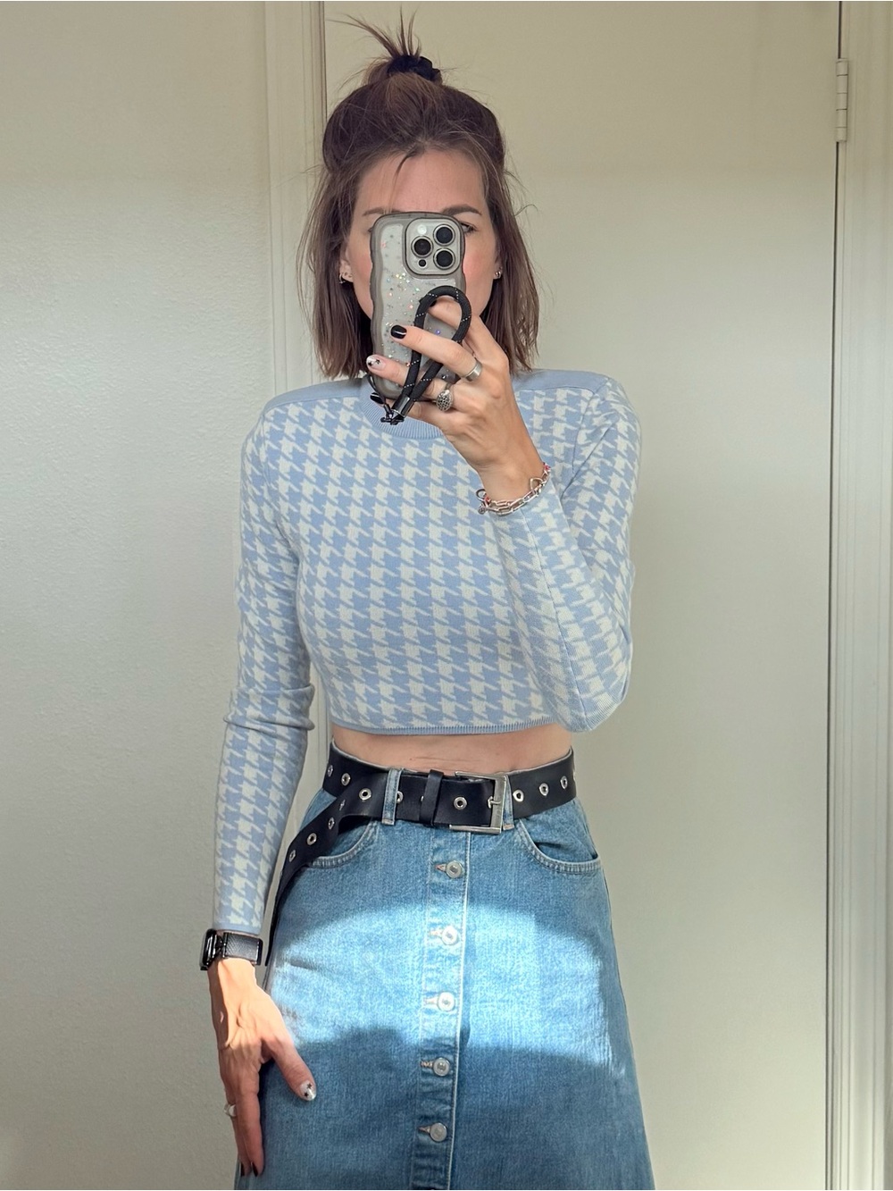 Express Light Blue & White Houndstooth Cropped Long-Sleeve Top